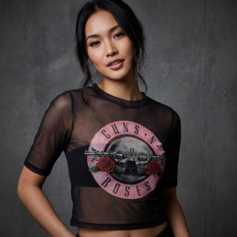 Guns N’ Roses Ladies Mesh Crop Top: Pink Tint Bullet Logo Black T-Shirt