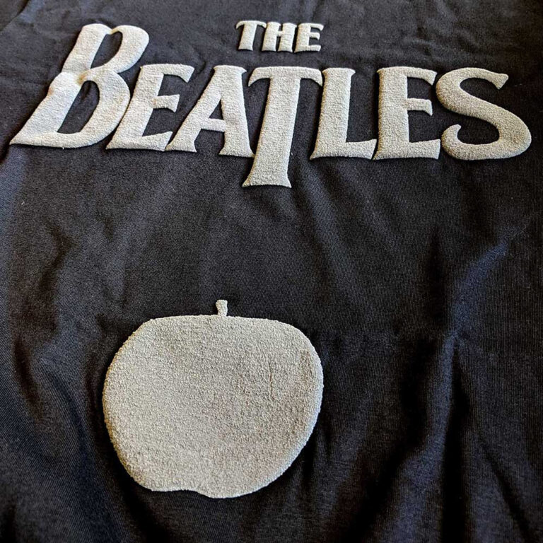 The Beatles Drop T Logo & Apple Black Hi-Build T-Shirt