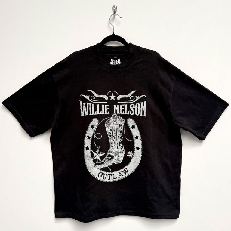 Willie Nelson Unisex Oversized Boxy T-Shirt: Outlaw Black T-Shirt